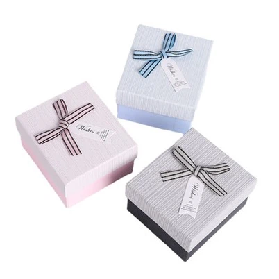 Jubileumi ajándékdoboz párnak