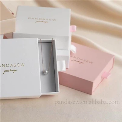 Ékszer-ajándékdobozok karkötőhöz